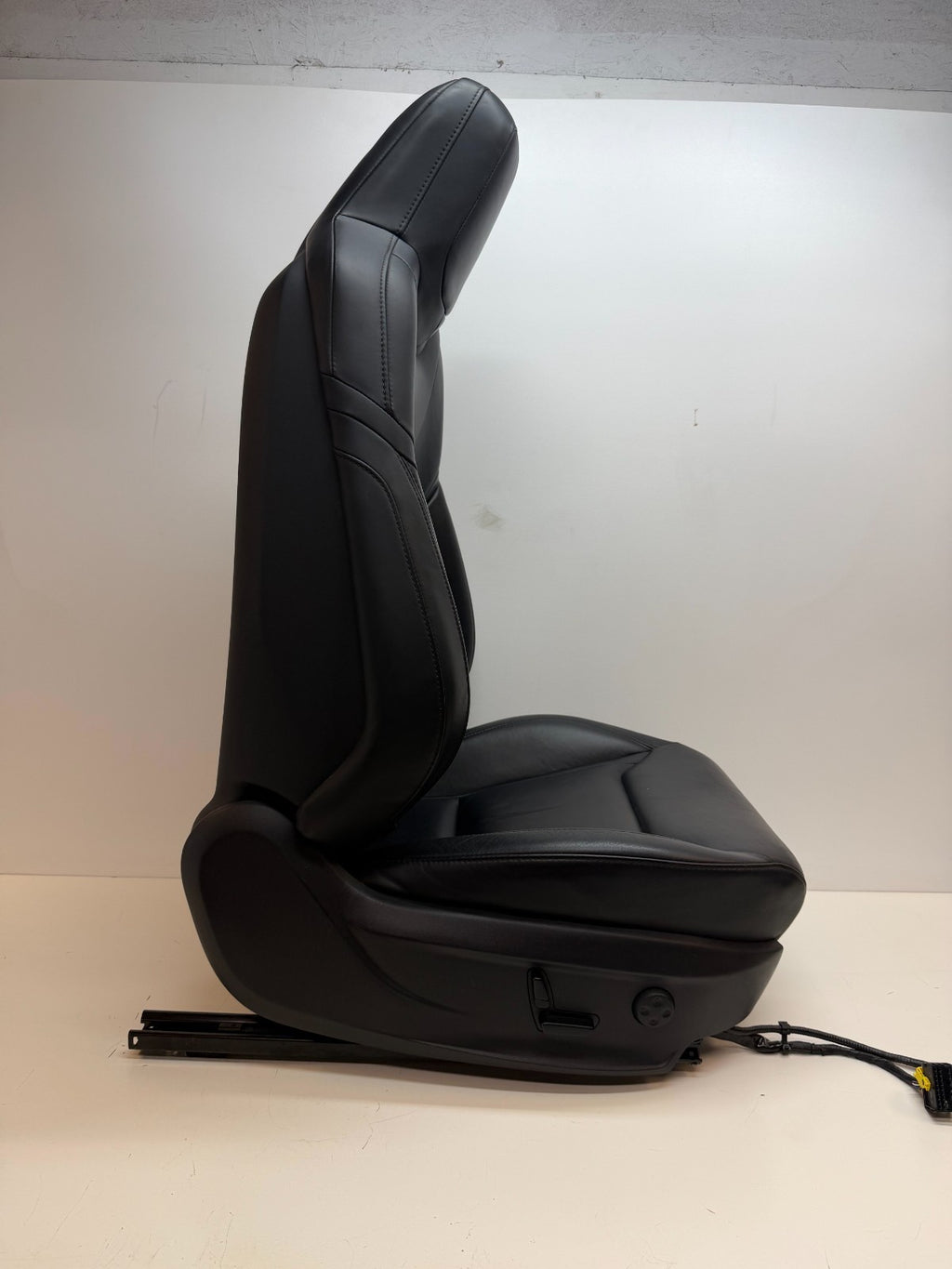 2017-2020 TESLA MODEL S FRONT RIGHT PASSENGER SEAT ASSEMBLY AG128728-D