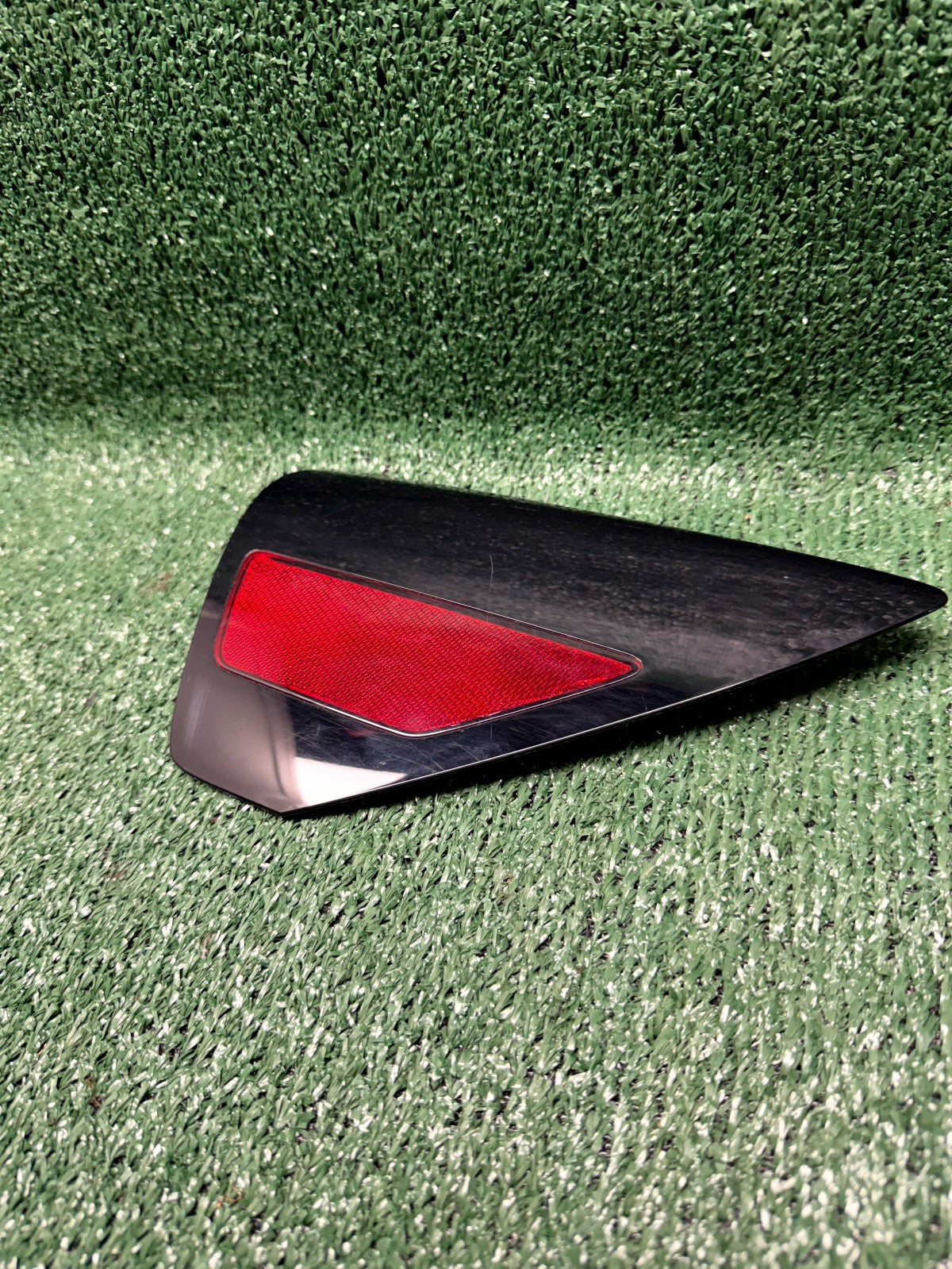 ♦️20-23 TESLA MODEL Y/3 RIGHT TAIL LIGHT  REFLECTOR COVER TRIM OEM, 1100781-99-D