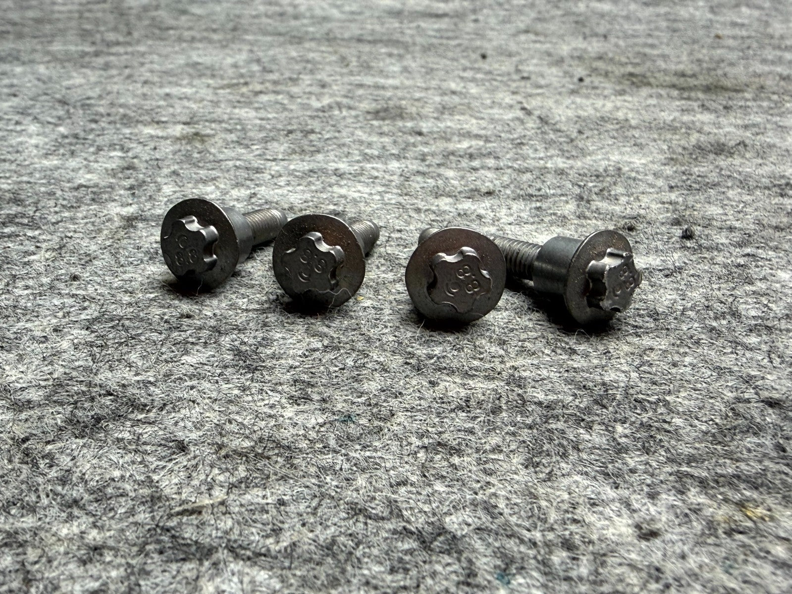 ♦️2017 - 2023 TESLA MODEL 3 EXTERNAL BATTERY BOLT NUT SET OF 4 OEM
