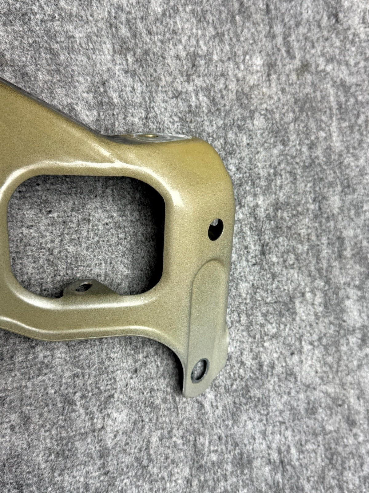 ♦️17–23 TESLA MODEL 3 FRONT LEFT SIDE FENDER SUPPORT BRACKET OEM, 1086017-00-D