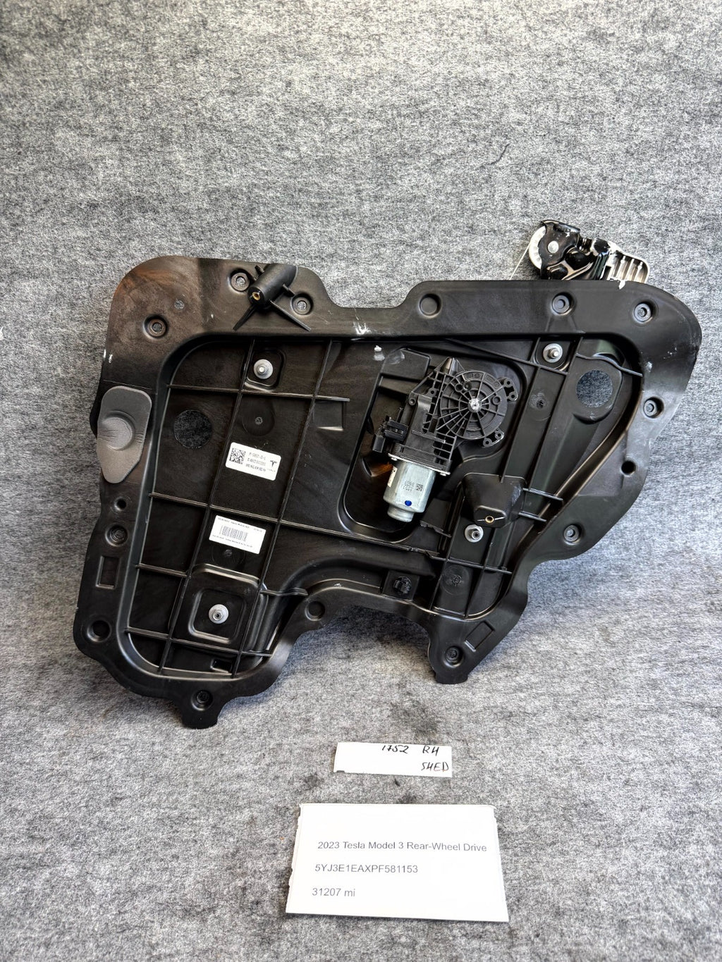 ♦️2017-2023 TESLA MODEL 3 REAR RIGHT WINDOW REGULATOR W/ MOTOR OEM, 1096623-05-L