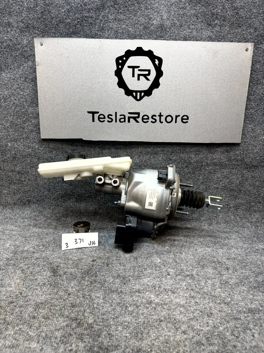 17-23 TESLA MODEL 3 BRAKE MASTER CYLINDER & BOOSTER & RESERVOIR OEM 1044671-00-G