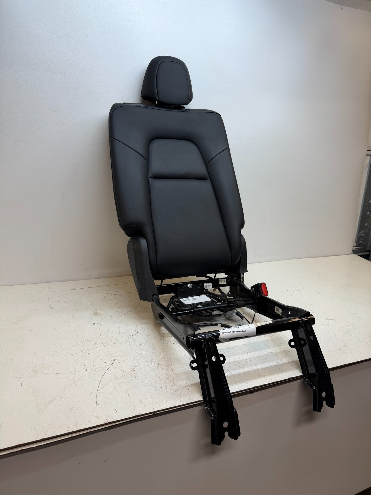 17-23 TESLA MODEL Y REAR PASSENGER SIDE UPPER SEAT CUSHION W/ FRAME 1494840-91-B