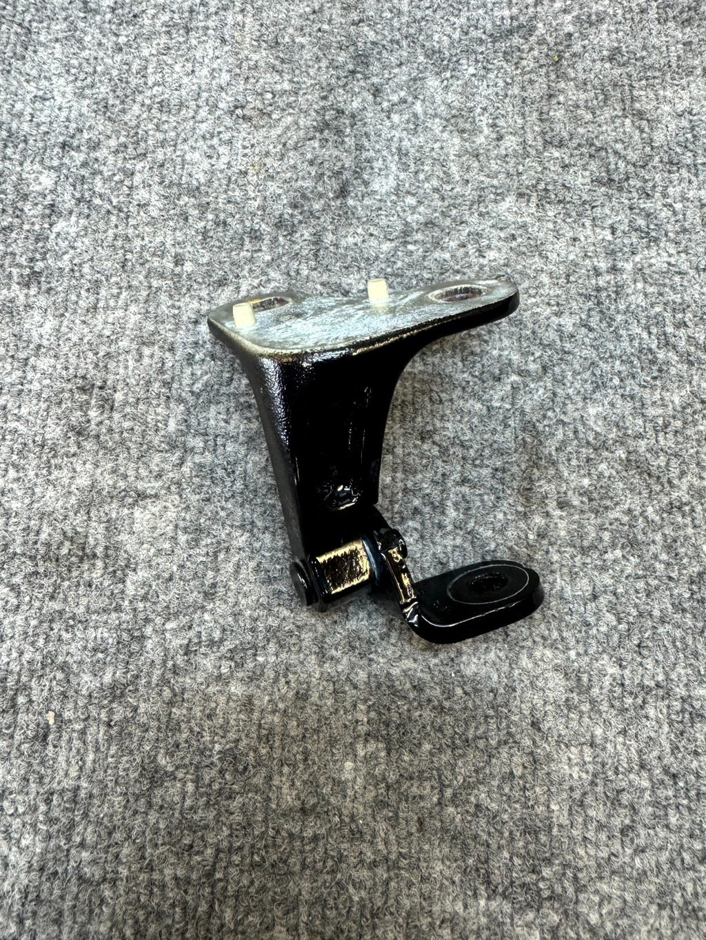 2020-2024 TESLA MODEL Y FRONT RIGHT PASSENGER SIDE DOOR HINGE OEM, 1626075-00-C