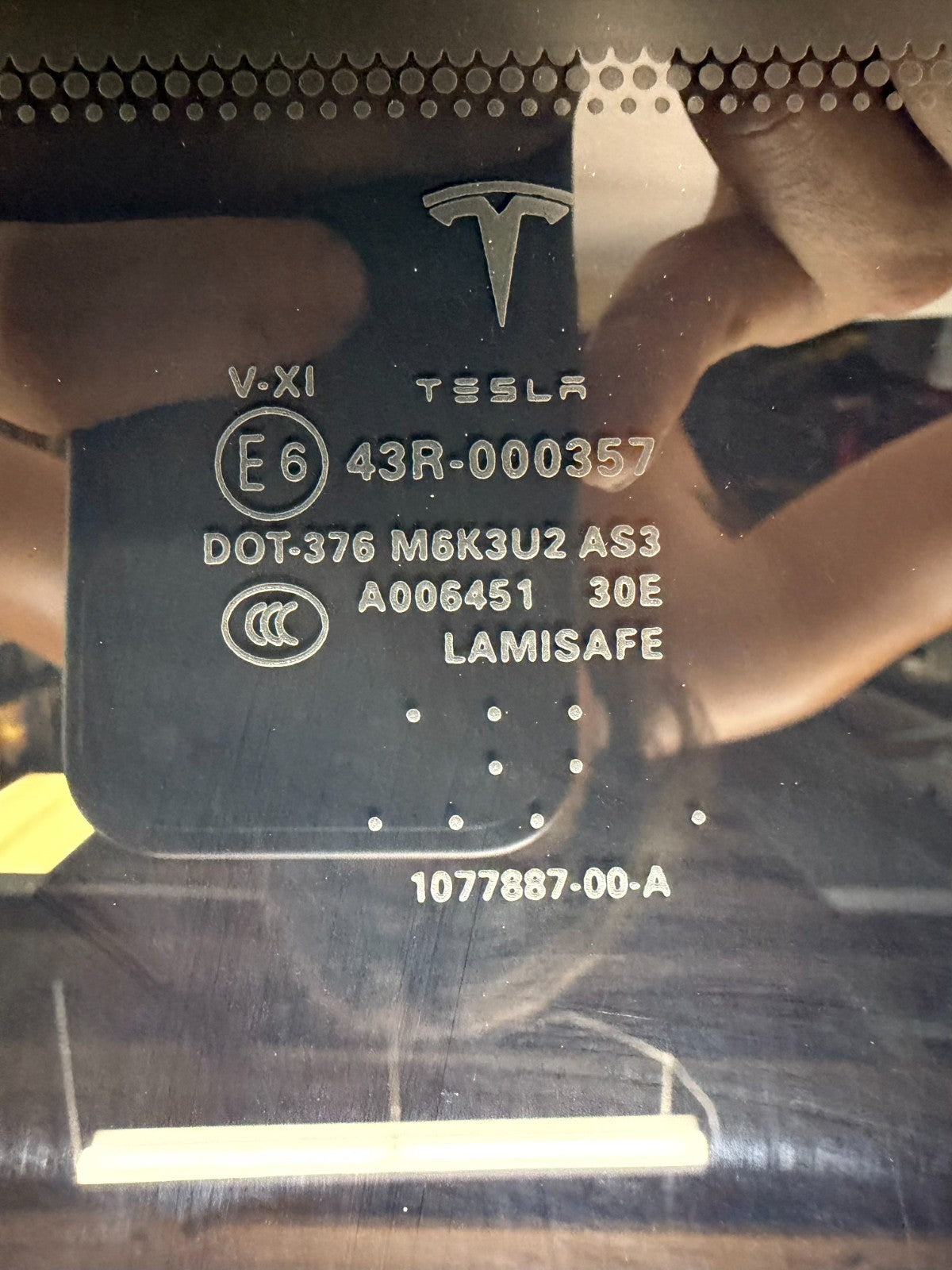 2012-2015 Tesla Model S Front Section Fixed Sunroof Glass 43R-000357
