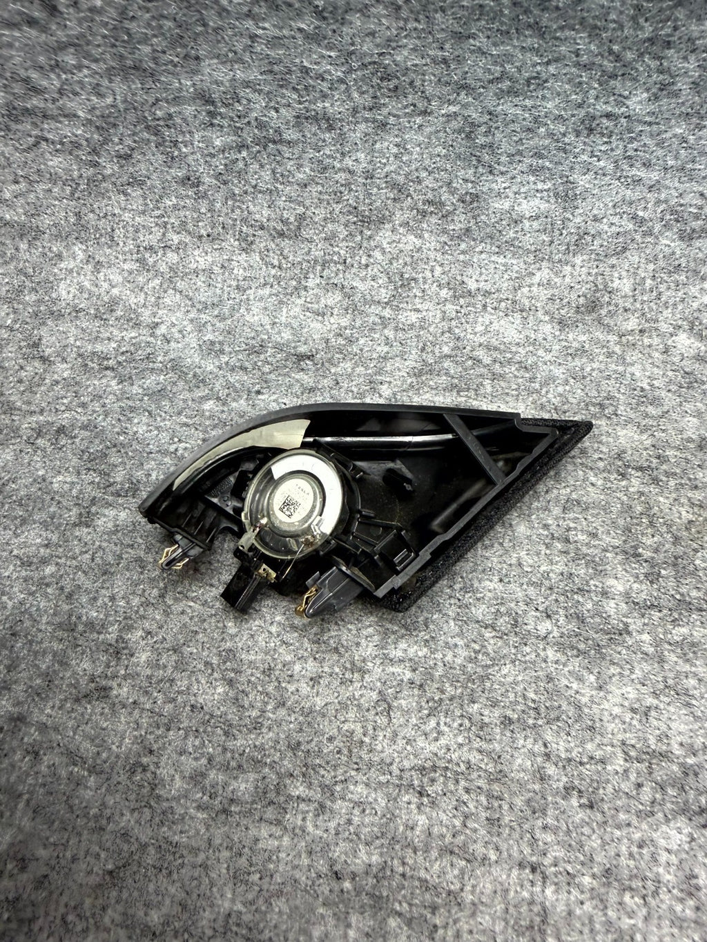 ♦️17–23 TESLA MODEL 3 FRONT LEFT AUDIO TWEETER & SPEAKER COVER OEM, 1095657-00-F
