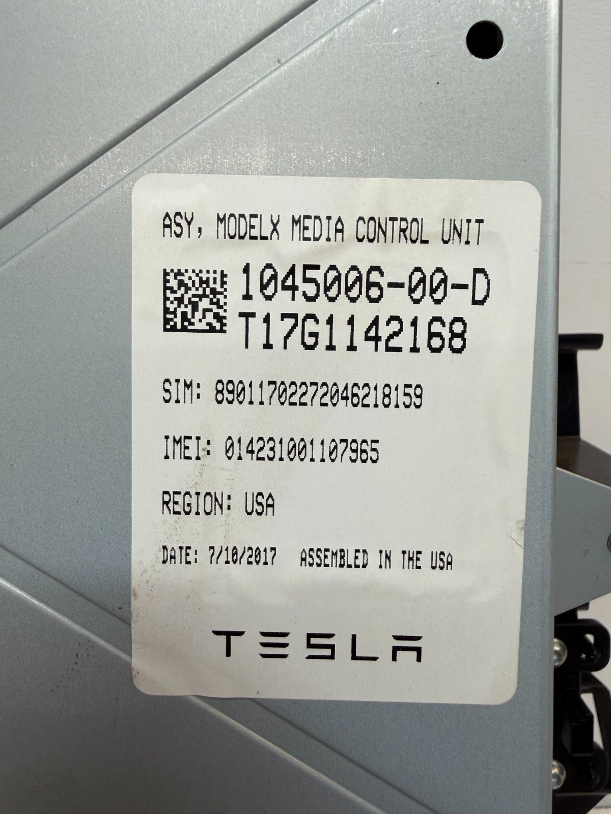 2016-2020 Tesla Model S Touch Screen Media Control Unit 1045006-00-D
