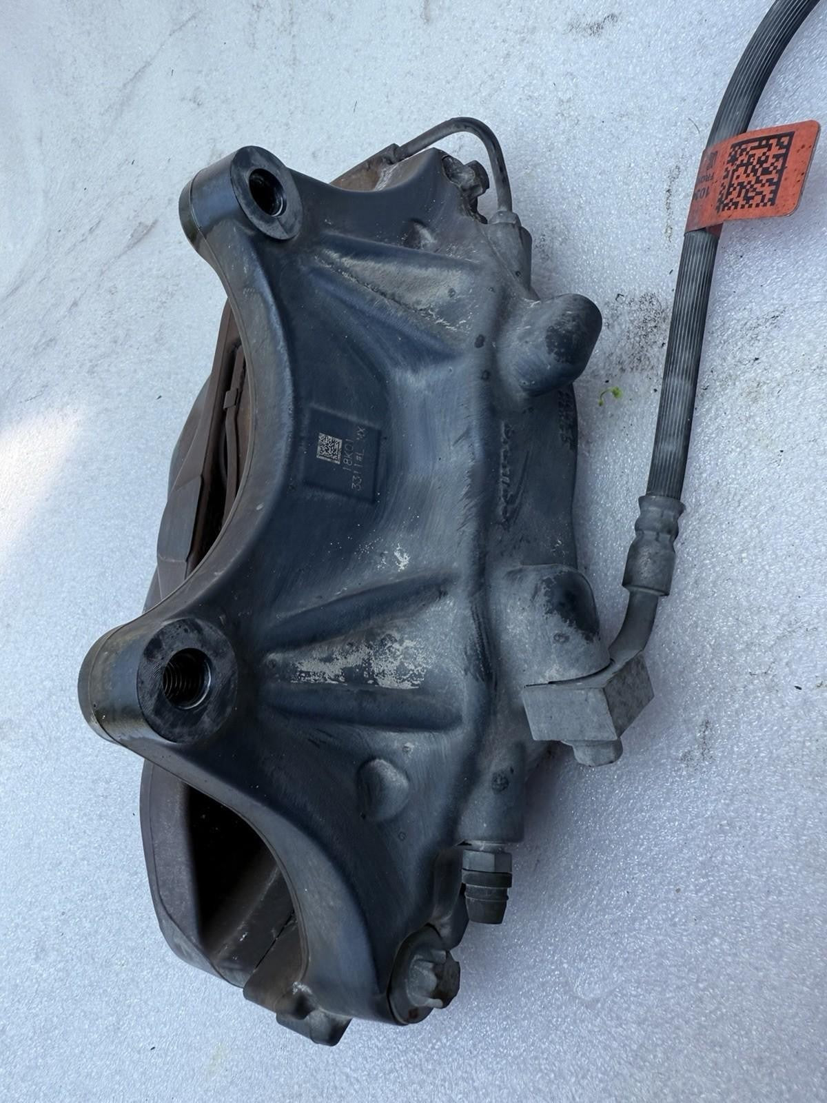 ♦️2016-2020 TESLA MODEL X FRONT LEFT CALIPER W/ BRAKE HOSE LINE OEM,1027621-00-C