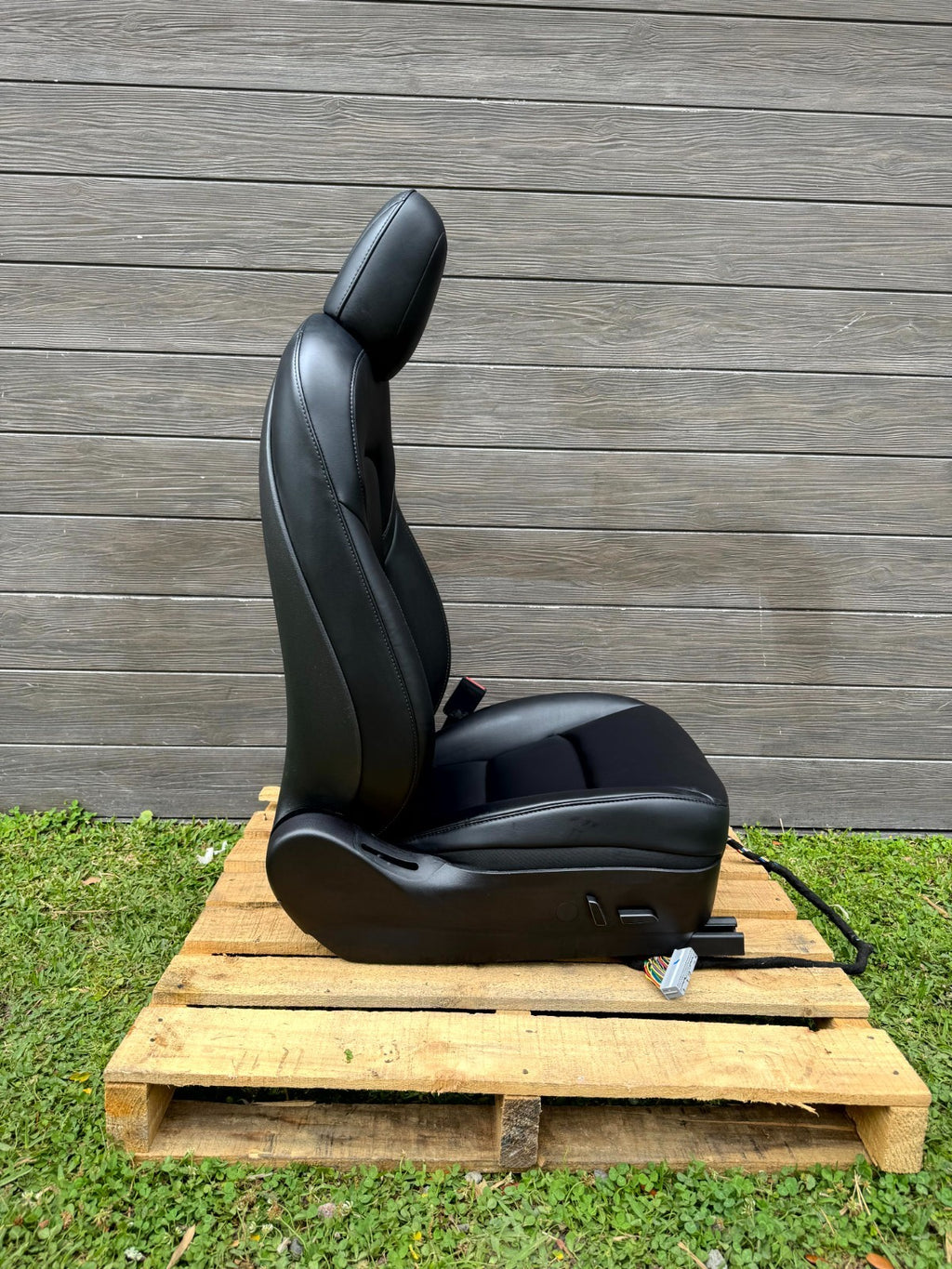 2017 - 2024 TESLA MODEL 3 Y FRONT RIGHT SIDE 1ST ROW FULL SEAT OEM, 1456943-99-E