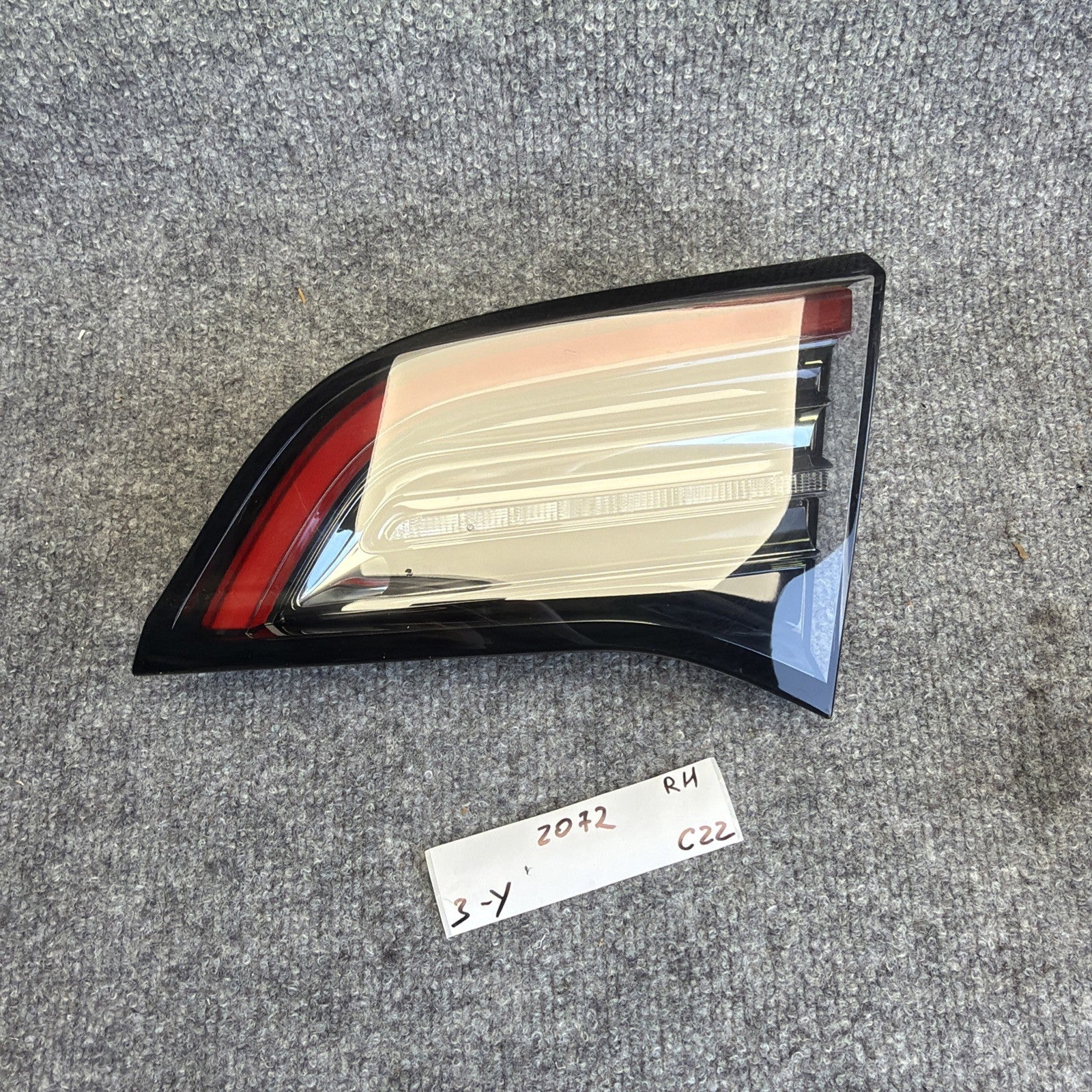 21-24 TESLA MODEL 3 Y REAR RIGHT TAIL LIGHT  LAMP OEM 1502089-00-B 4PIN