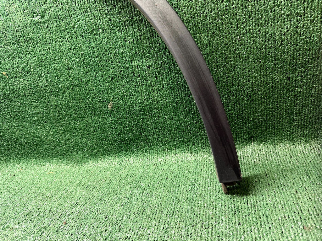 ♦️2020 - 2024 TESLA MODEL Y REAR RIGHT WHEEL FLARE GARNISH OEM, 1494164-00-B