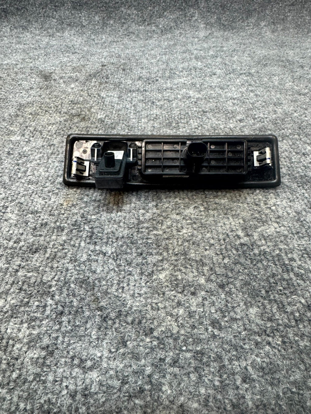 20-24 TESLA MODEL Y TRUNK LID RELEASE BUTTON W/ BACK UP CAMERA OEM, 1095949-00-E