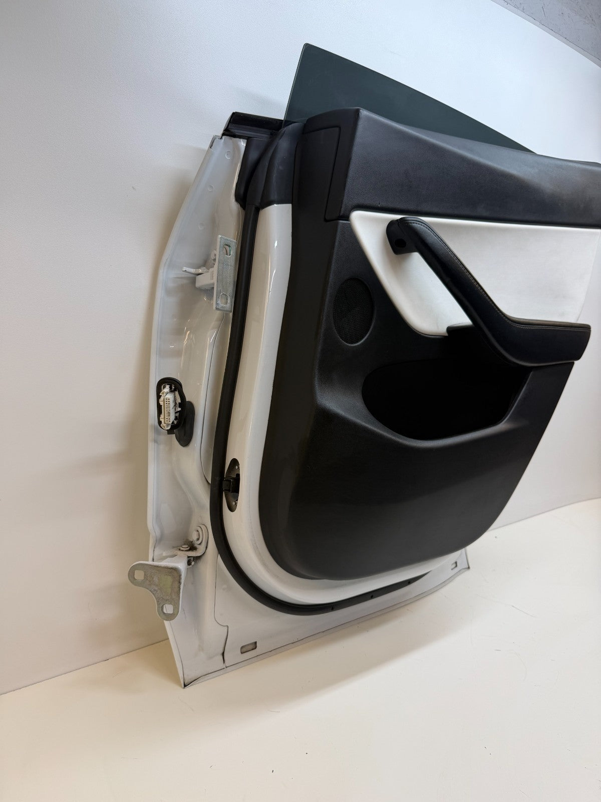 2020-24 Tesla Model Y Rear Right Passenger Side Complete Door Assembly White