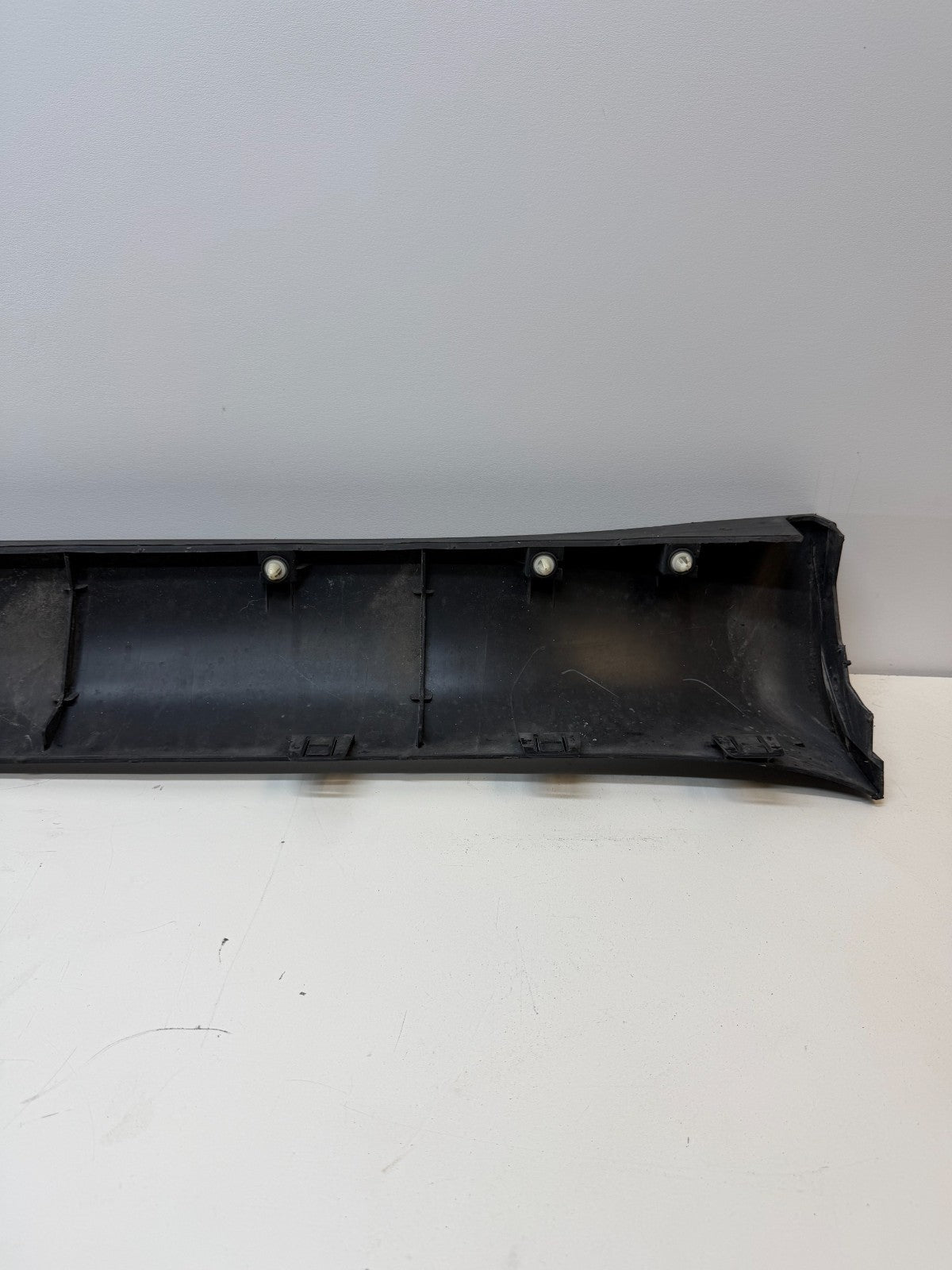 2020-24 TESLA MODEL Y RIGHT SIDE ROCKER MOLDING COVER PANEL 1497744-00-B