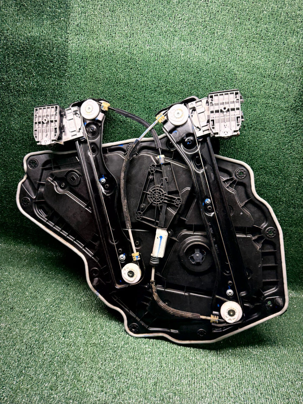 ♦️2020 - 2024 TESLA MODEL Y REAR RIGHT WINDOW REGULATOR MOTOR OEM, 1495513-99-B