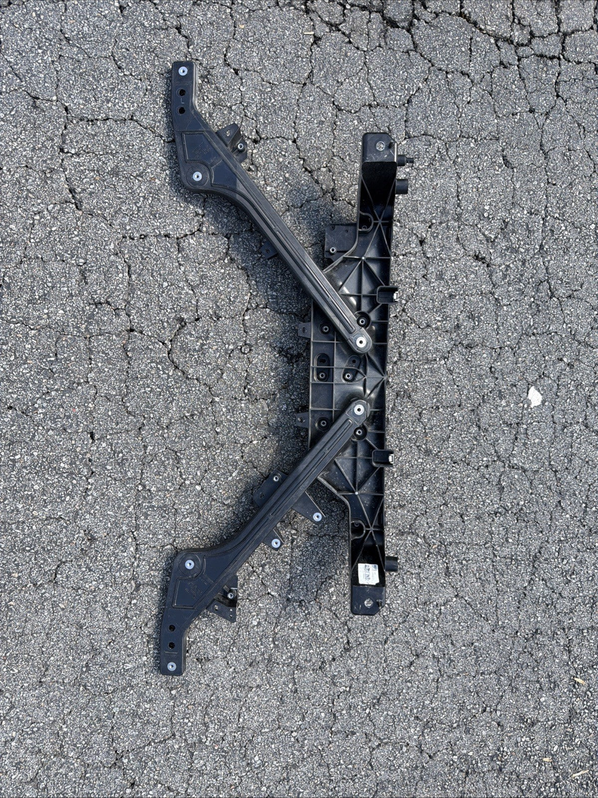 2020-2024 TESLA MODEL Y RADIATOR SUPPORT OEM 1516277-00-D