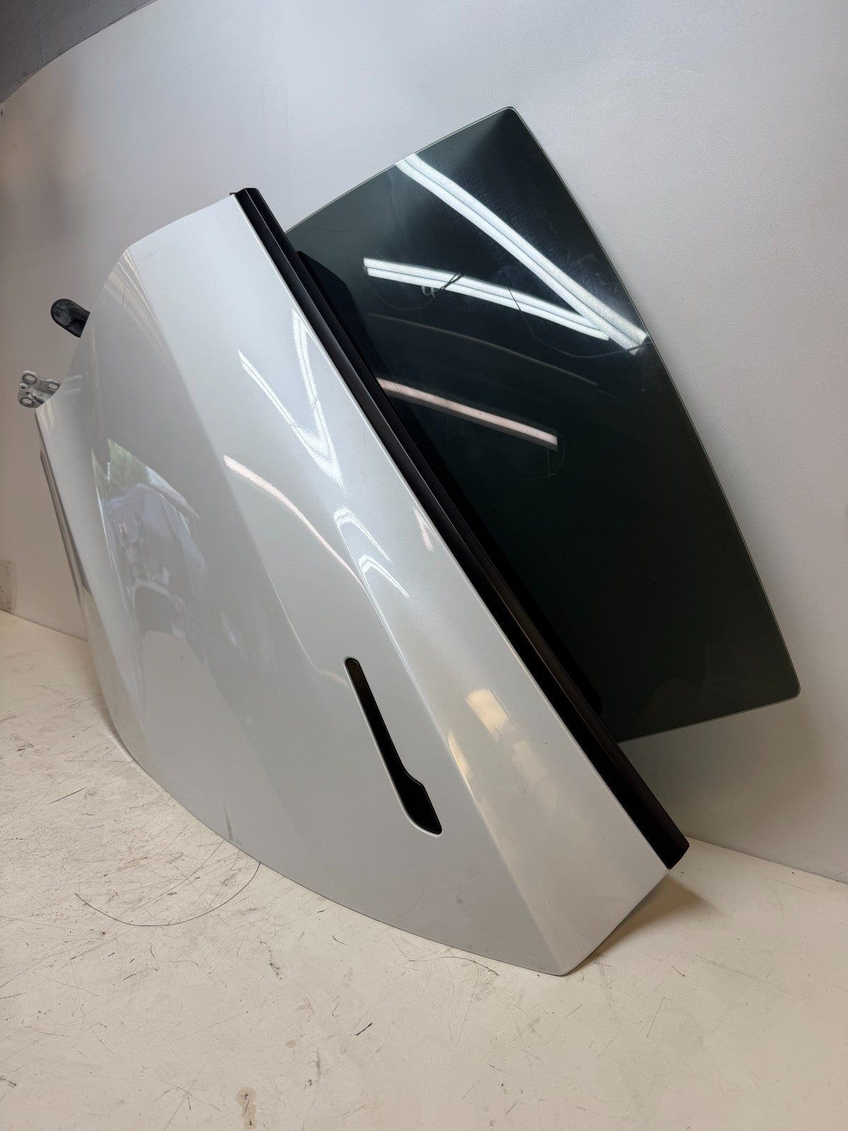 2017-2023 TESLA MODEL 3 REAR LEFT COMLETE DOOR ASSEMBLY