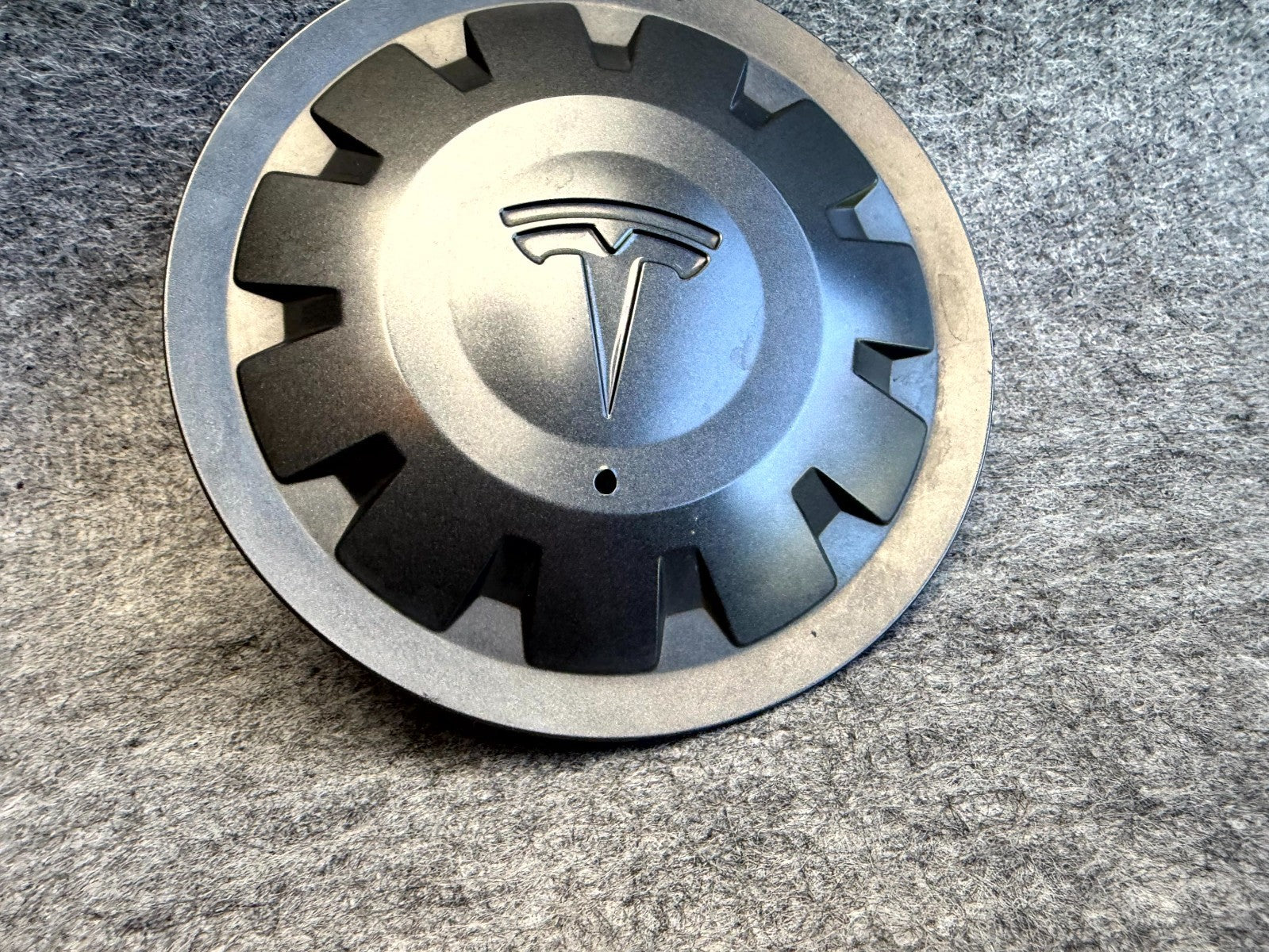 ♦️2017 – 2023 TESLA MODEL 3 UBERTURBINE WHEEL CENTER CAP OEM, 1188236-00-A