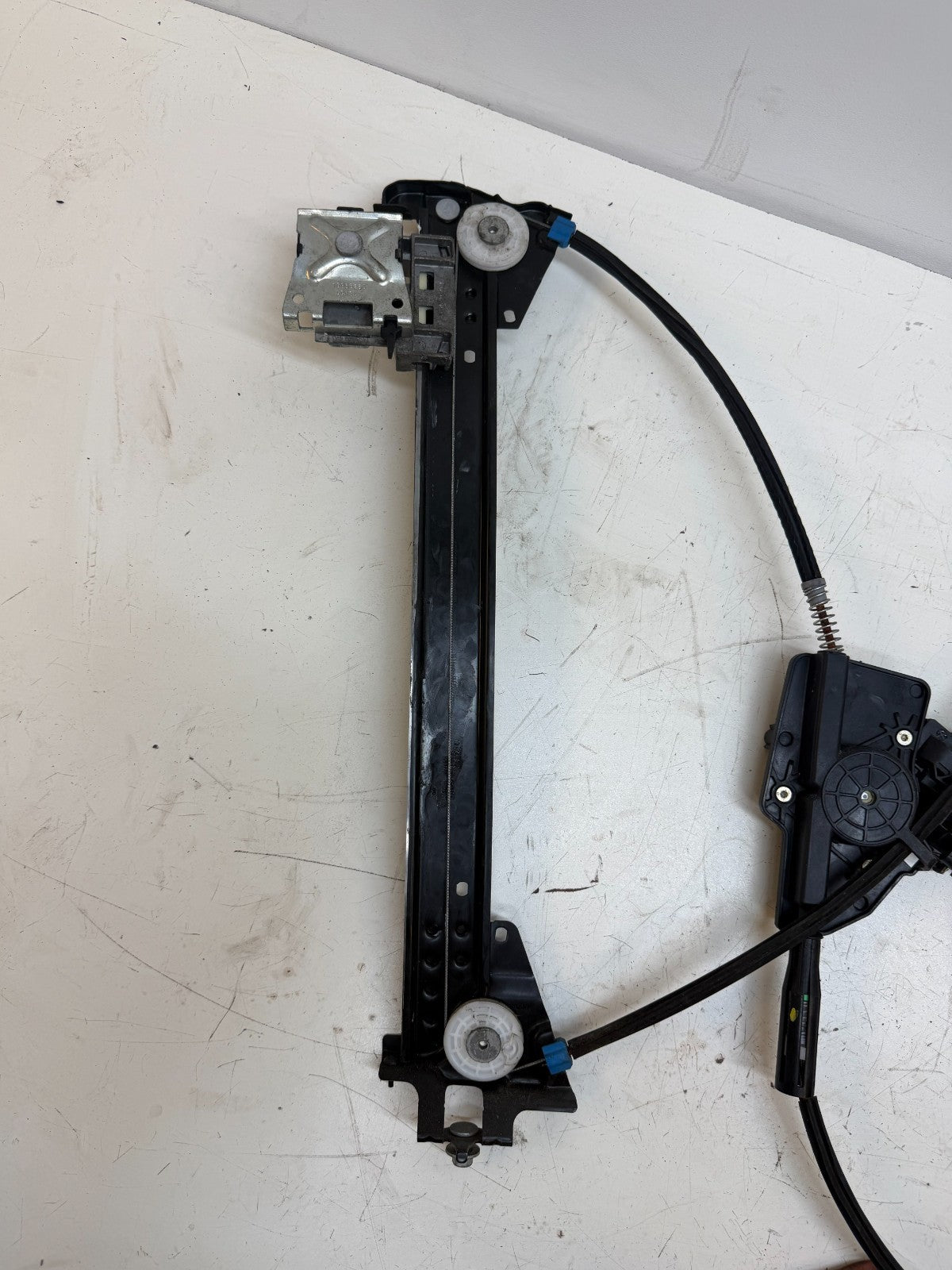 12-20 Tesla Model S Front Right Door Window Regulator & Motor 6006651-00-G