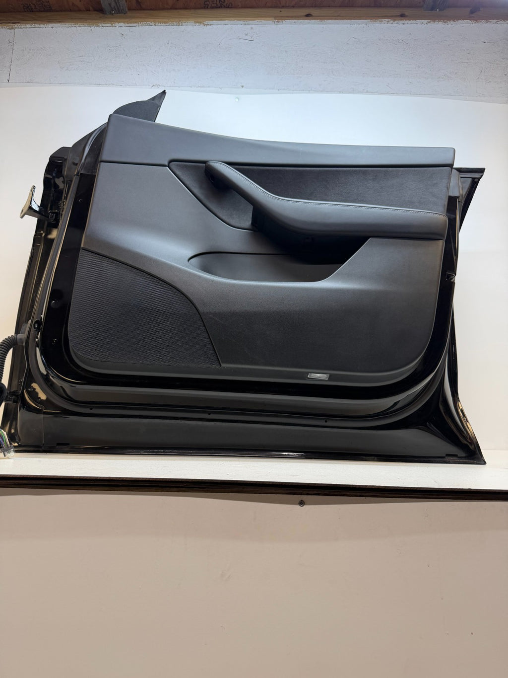 2012-2020 TESLA MODEL Y FRONT RIGHT PASSENGER SIDE COMPLETE DOOR ASSEMBLY