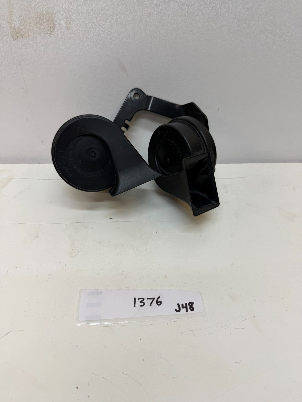 2020 - 2024 Tesla Y PAIR Low & High Pitch Horn 400 500 Hz w/Bracket Assy 000099