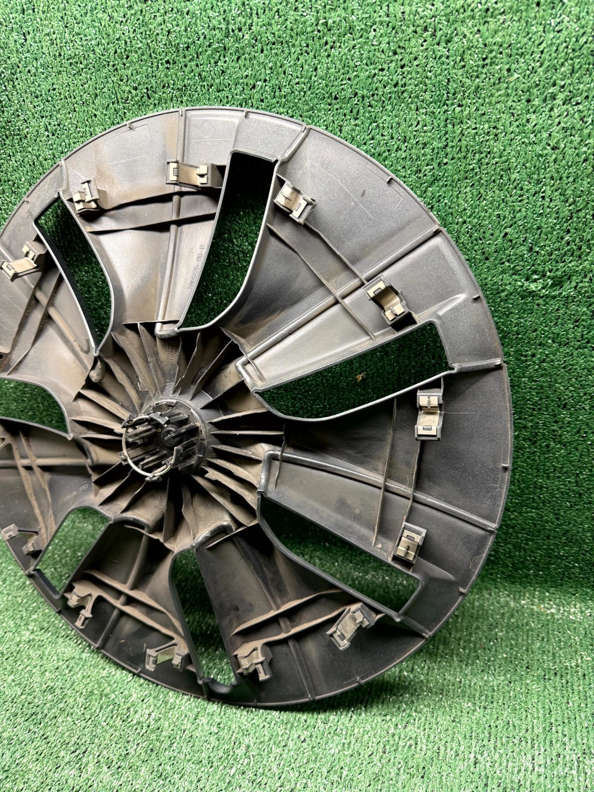 ♦️20-24 TESLA MODEL Y 19" GEMINI WHEEL RIM HUBCAP COVER OEM, 1044235-00-B