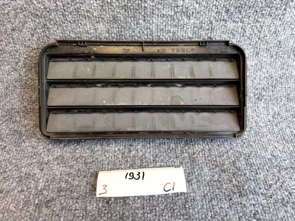 2017 - 2023 TESLA MODEL 3 AIR EXTRACTOR CABIN VENT GRILLE OEM, 1098751-00-C