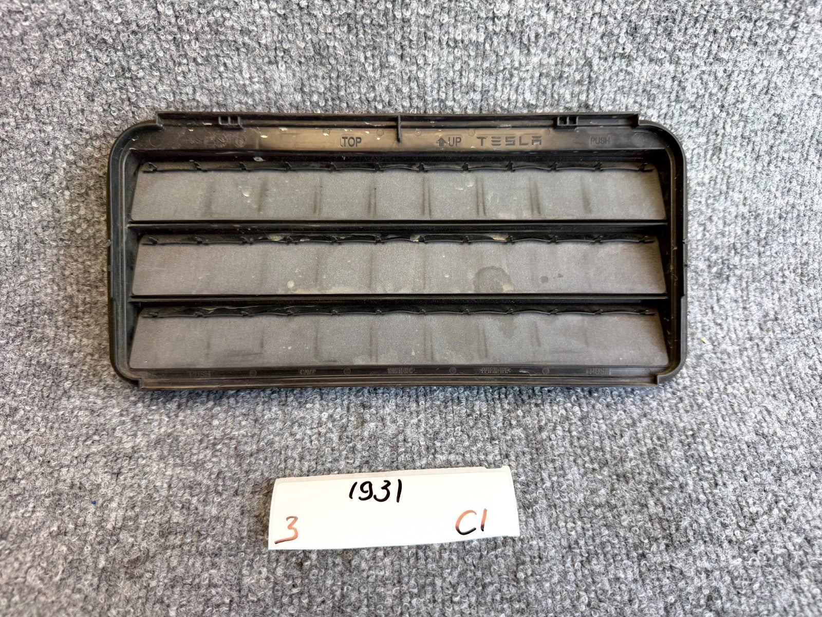 2017 - 2023 TESLA MODEL 3 AIR EXTRACTOR CABIN VENT GRILLE OEM, 1098751-00-C