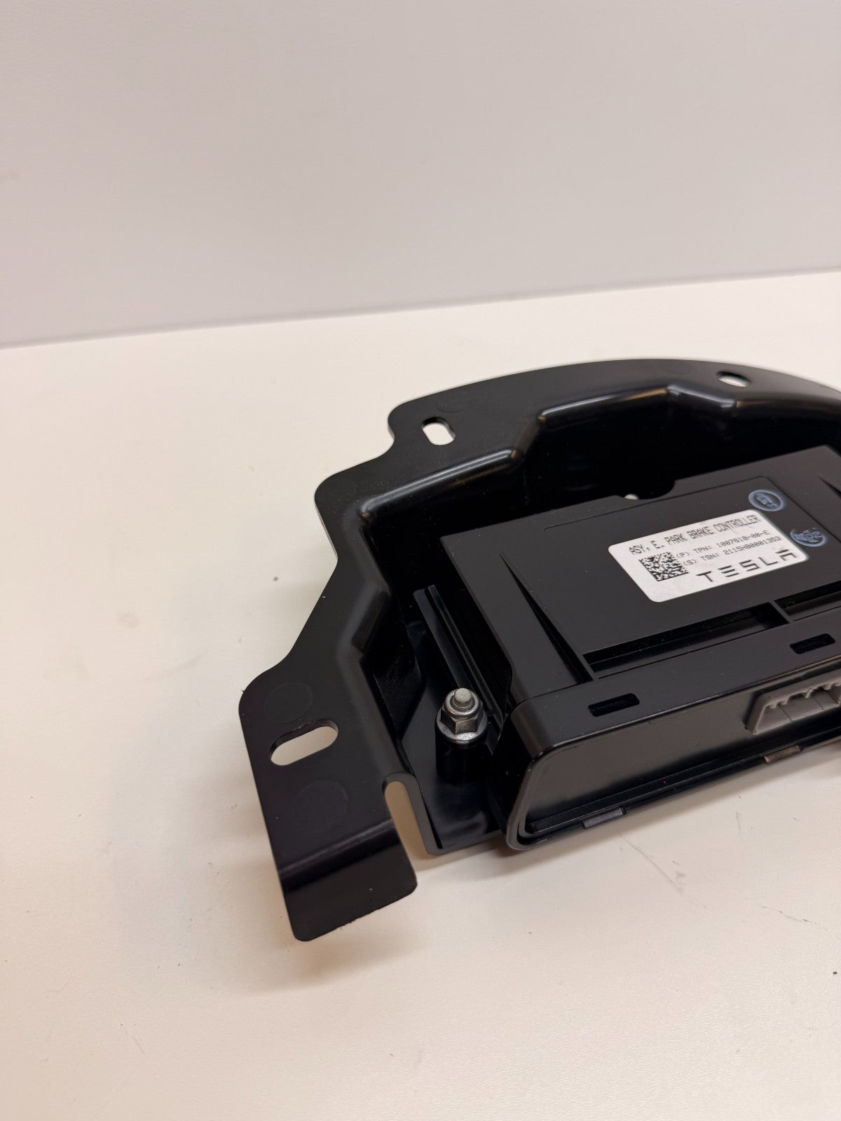 2012-2020 Tesla Model S Electronic Parking Brake Control Module 1007618-00-E
