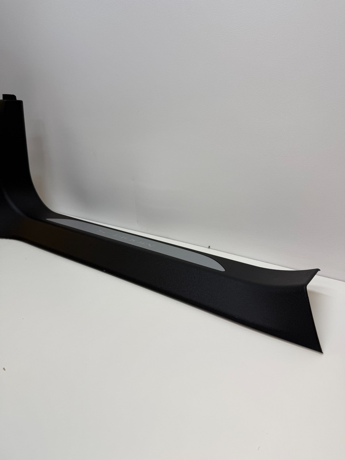 12-20 Tesla S Front Right Passenger Sill Plate Trim Cover Panel 1030391-00-F