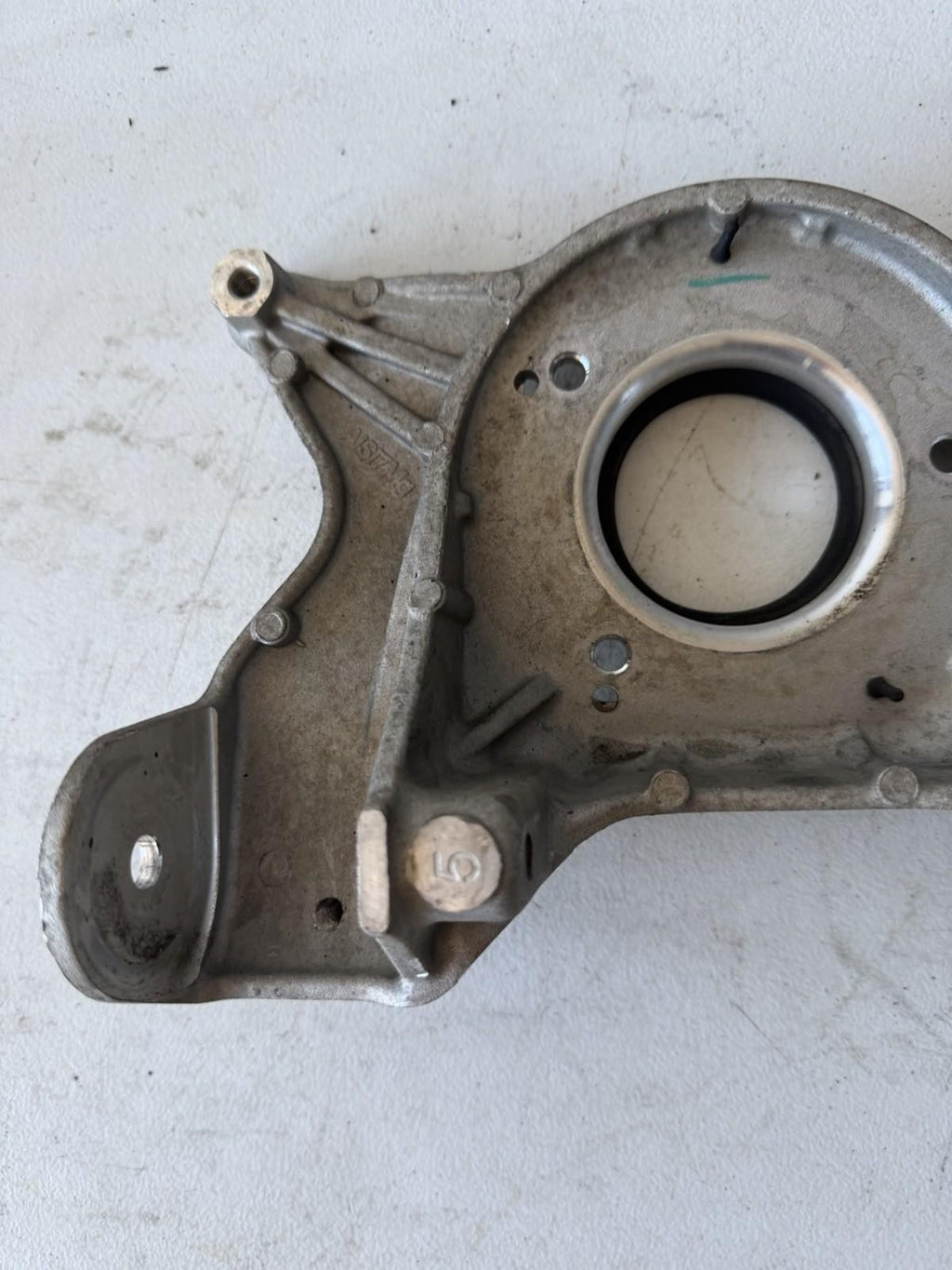♦️17–23 TESLA MODEL 3 FRONT RIGHT UPPER STRUT MOUNT BRACKET OEM, 1044037-00-C