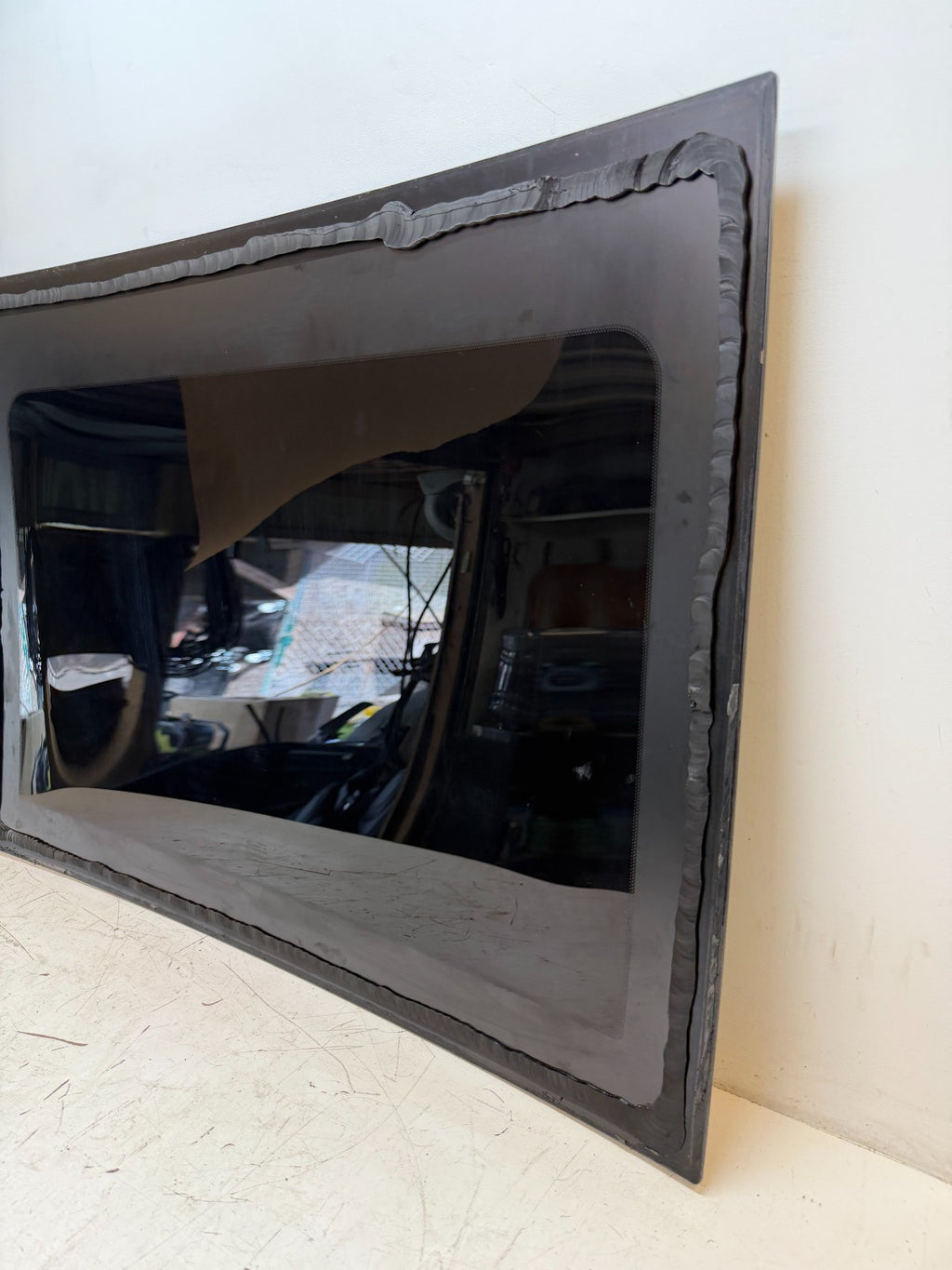 2012-2015 Tesla Model S Front Section Fixed Sunroof Glass 43R-000357