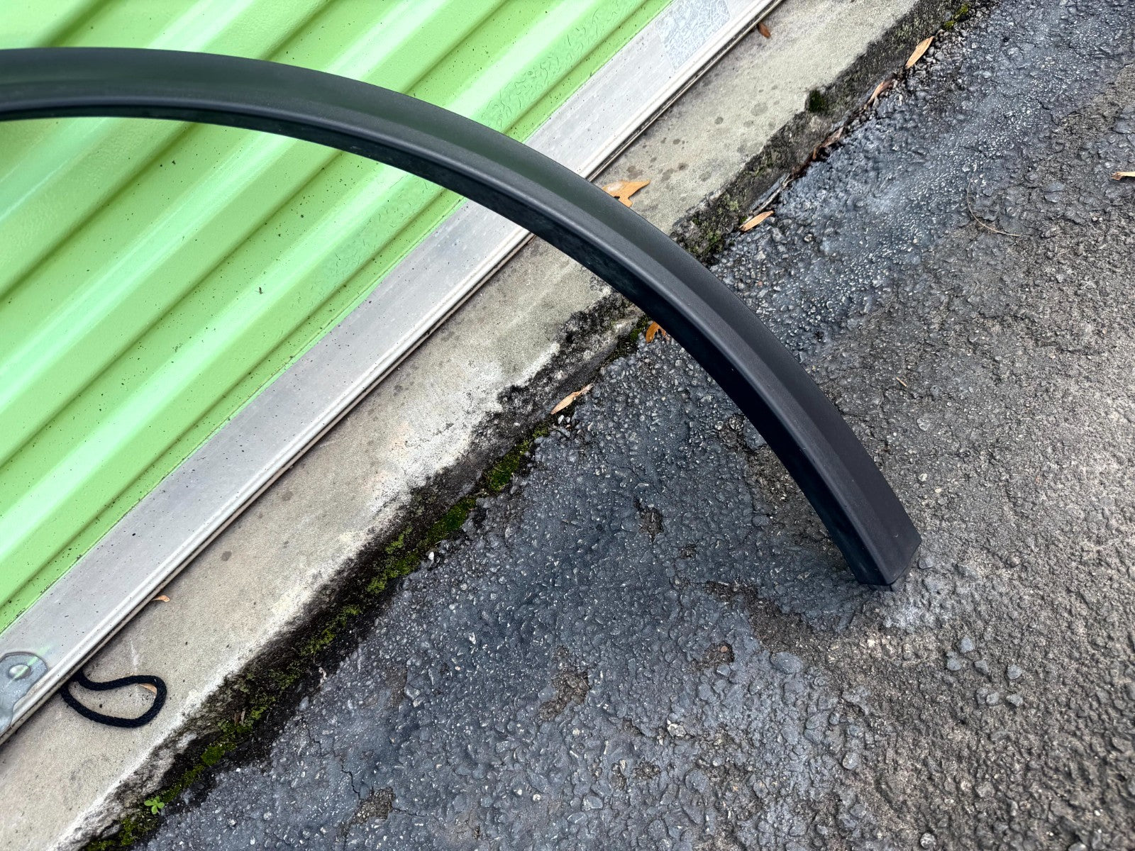 ♦️16-20 TESLA MODEL X REAR RIGHT SIDE FENDER WHEEL FLARE MOLDING OEM, 103529100G