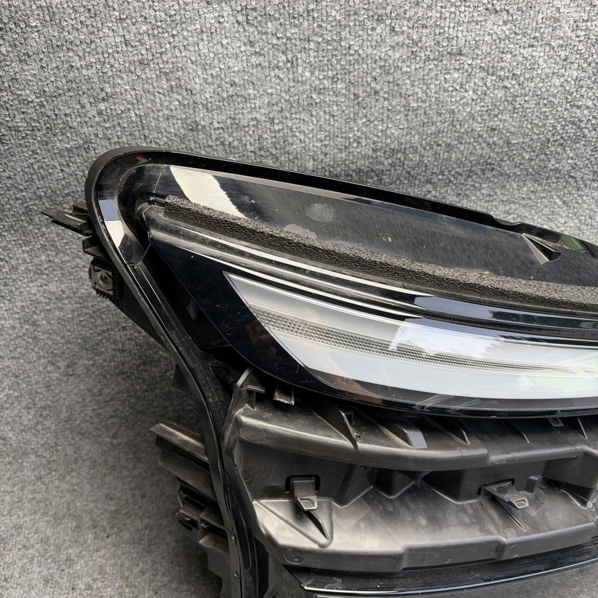 2025-2026 Tesla Model Y Juniper OEM RH Headlight 1918348-00-E