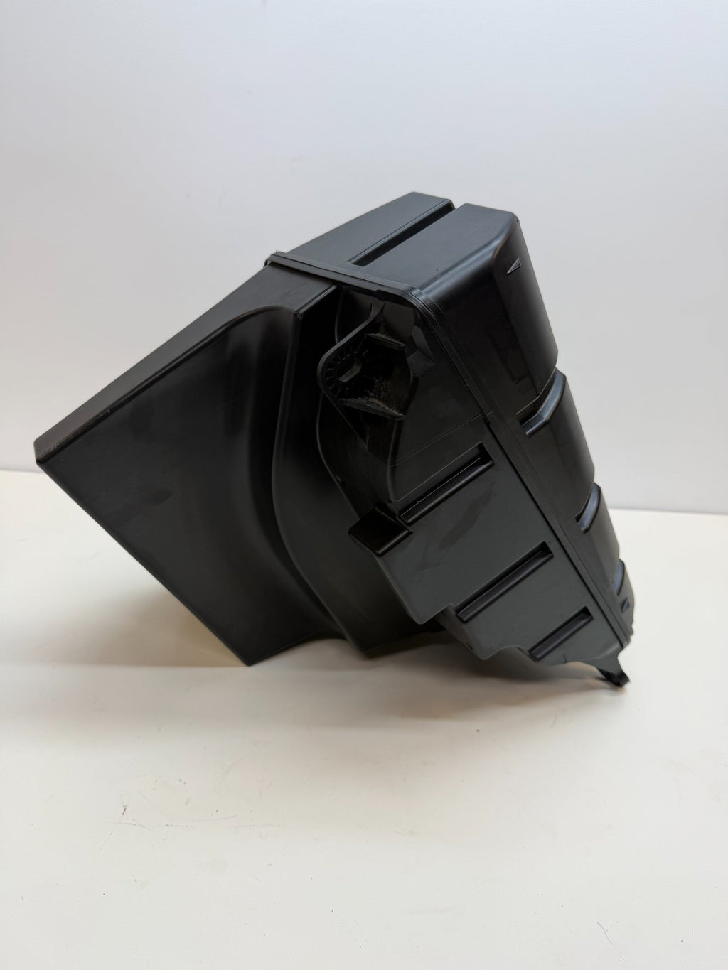 2020-2024 Tesla Model Y Audio Speaker Subwoofer Bass Box Assembly 1507154-00-D