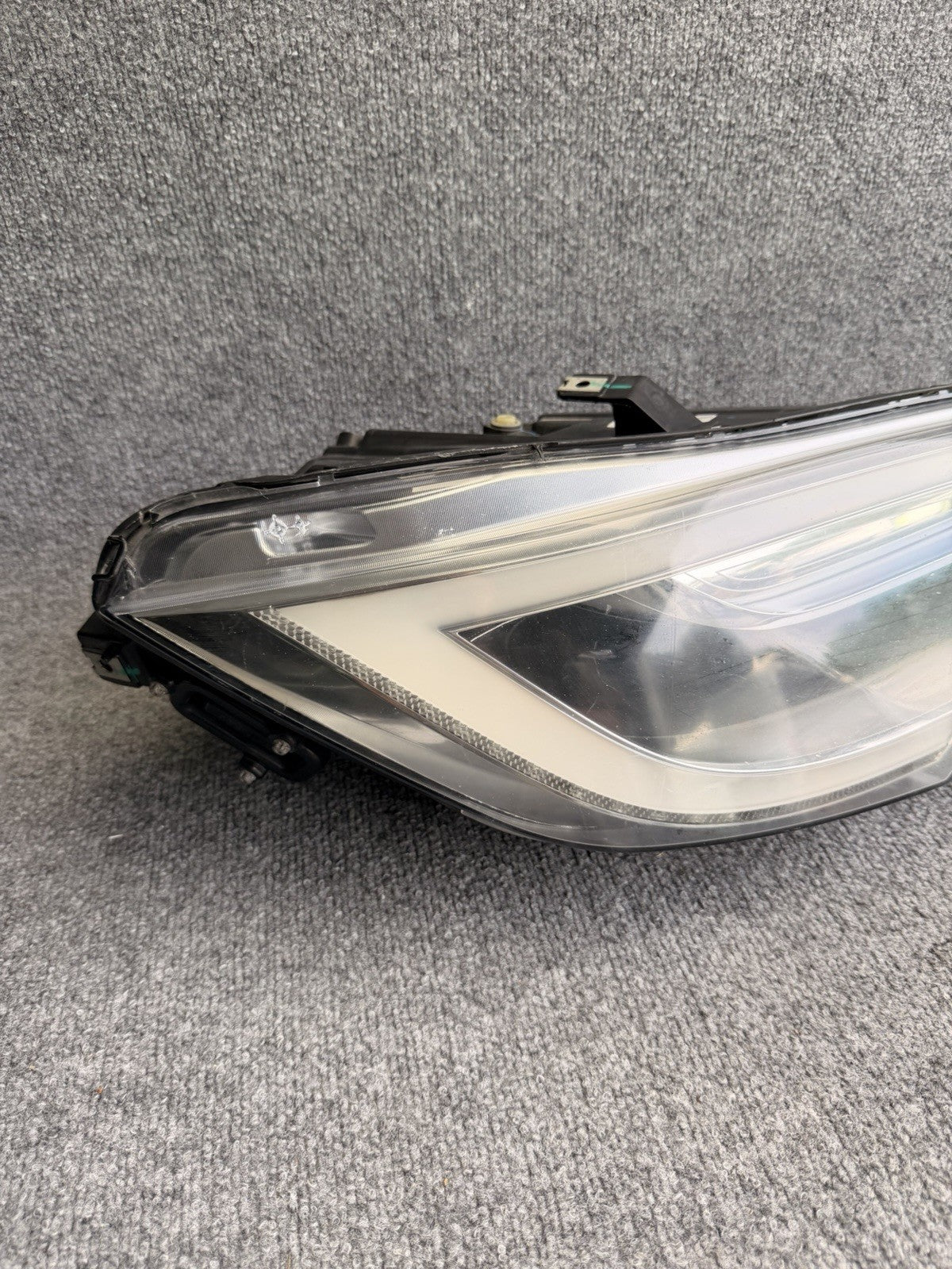 2012-2016 Tesla Model S HID DRL LED Right Side Headlight OEM 6005907-00-D