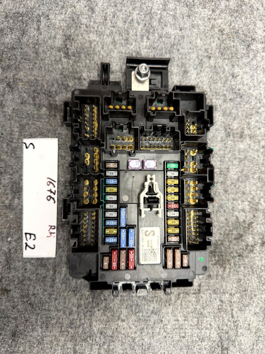 ♦️12-20 TESLA MODEL S RIGHT UNDER HOOD FUSE BOX RELAY JUNCTION OEM, 1034409-00-A