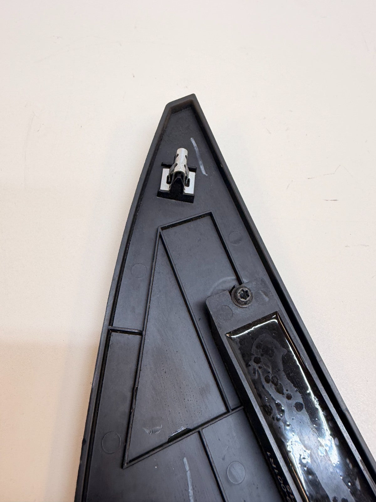 12-20 TESLA MODEL S FRONT RIGHT SIDE DASHBOARD COVER WITH SENSOR 1028362-00-A