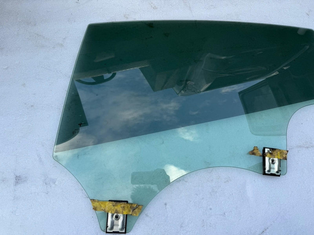 ♦️17-23 TESLA MODEL 3 REAR LEFT DOOR WINDOW GLASS SINGLE PANE OEM, 1077904-99-C