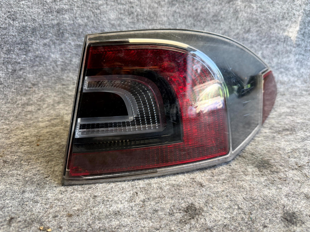 ♦️12-20 TESLA MODEL S REAR RIGHT TAILLIGHT LED OUTER TAIL LAMP OEM, 6005919-00-E