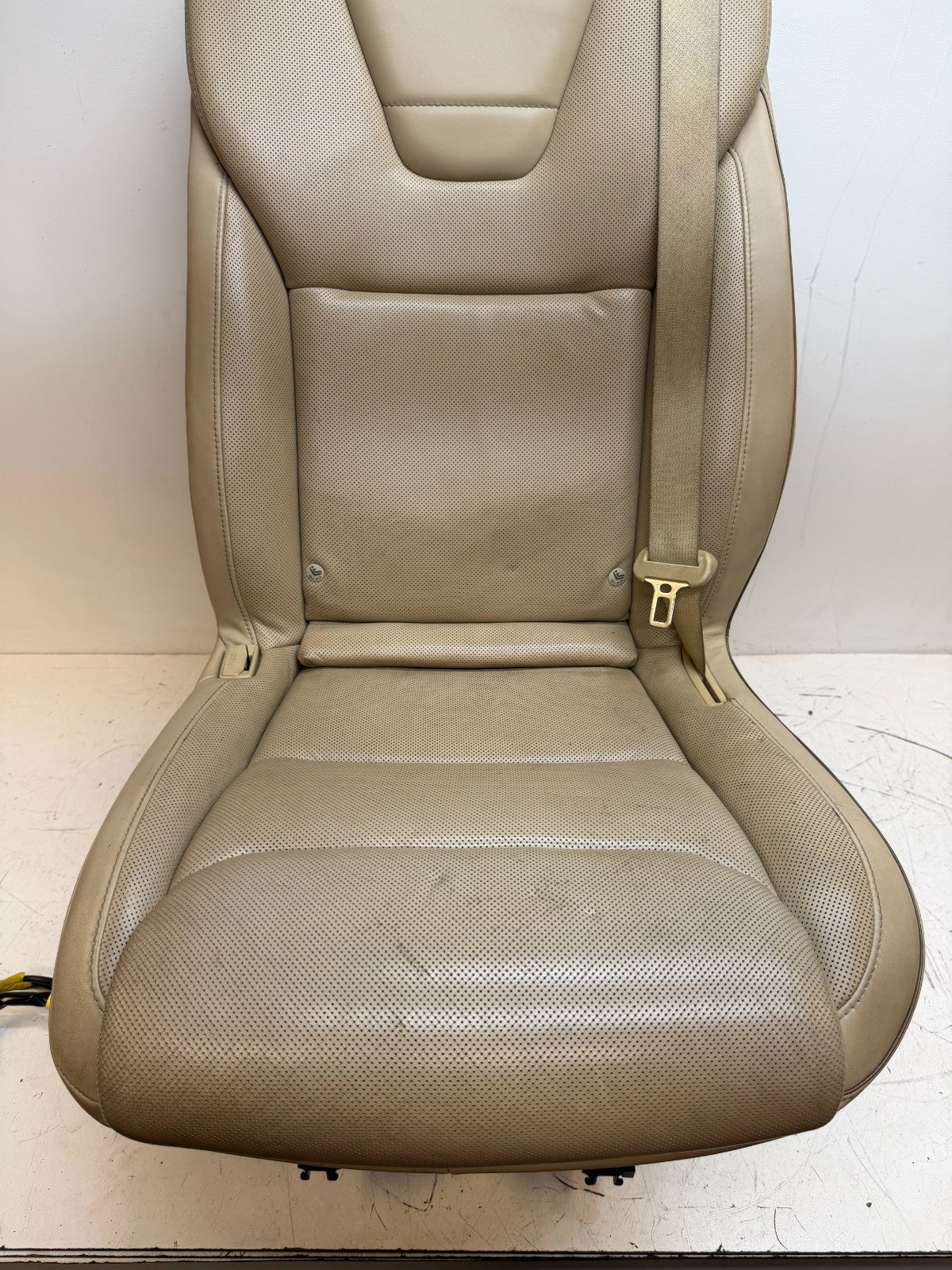 2016-20 Tesla Model X Rear Left 2nd Row Leather Complete Seat OEM 1059717-00-B