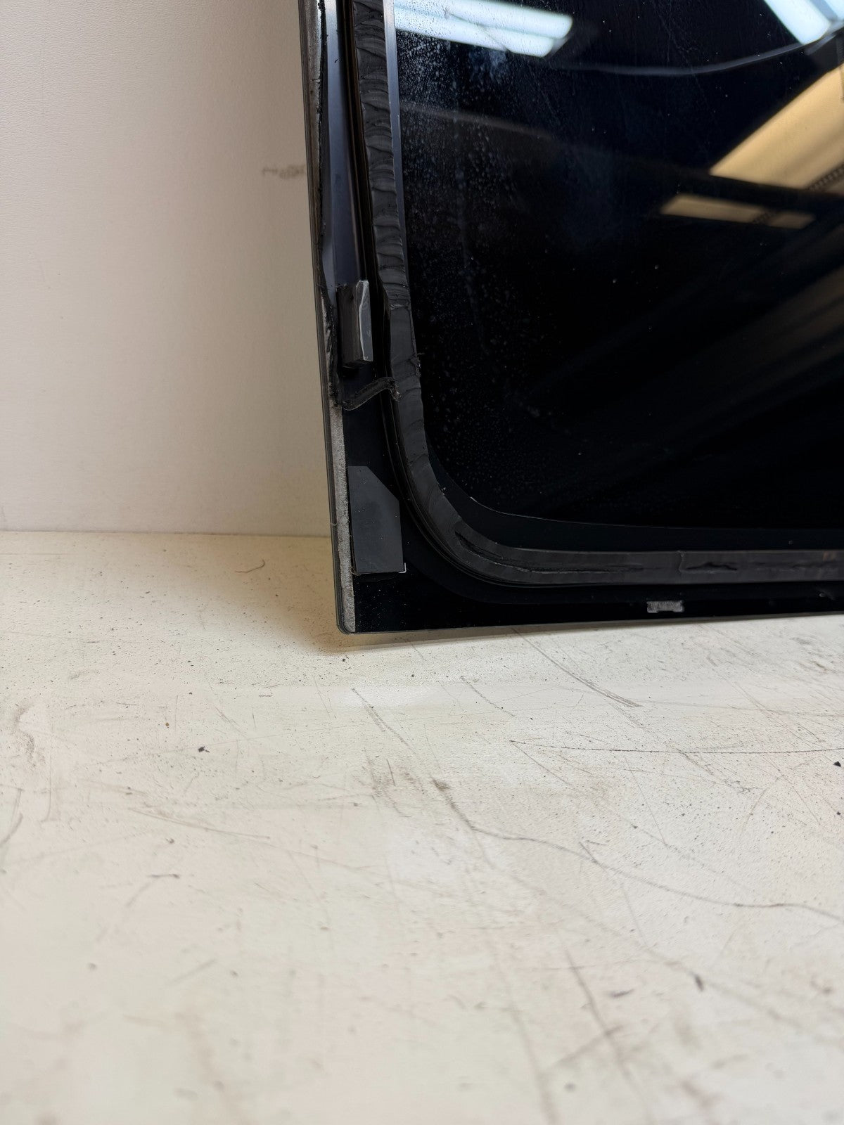 2018-2023 Tesla Model 3 Middle Panoramic Sunroof Roof Glass Window Moonroof OEM