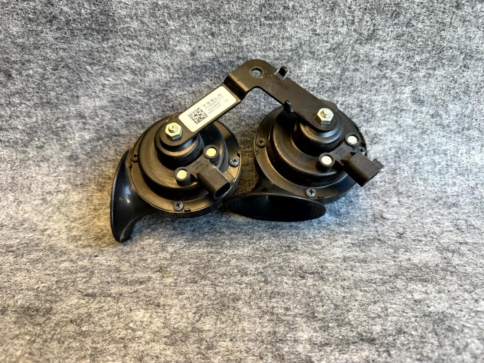 ♦️2012-2020 TESLA MODEL S HIGH & LOW PITCH NOTE TONE HORN SIGNAL OEM, 0020046