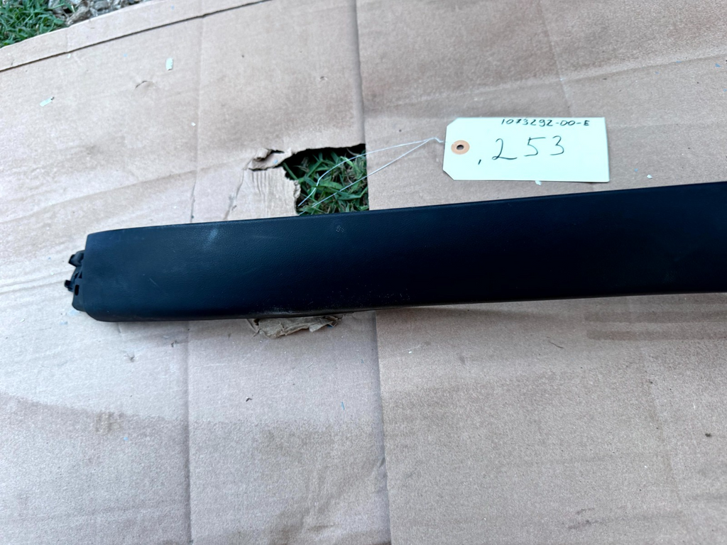 16-20 Tesla Model X Rear Left Side C Pillar Middle Trim Cover OEM, 107329200E