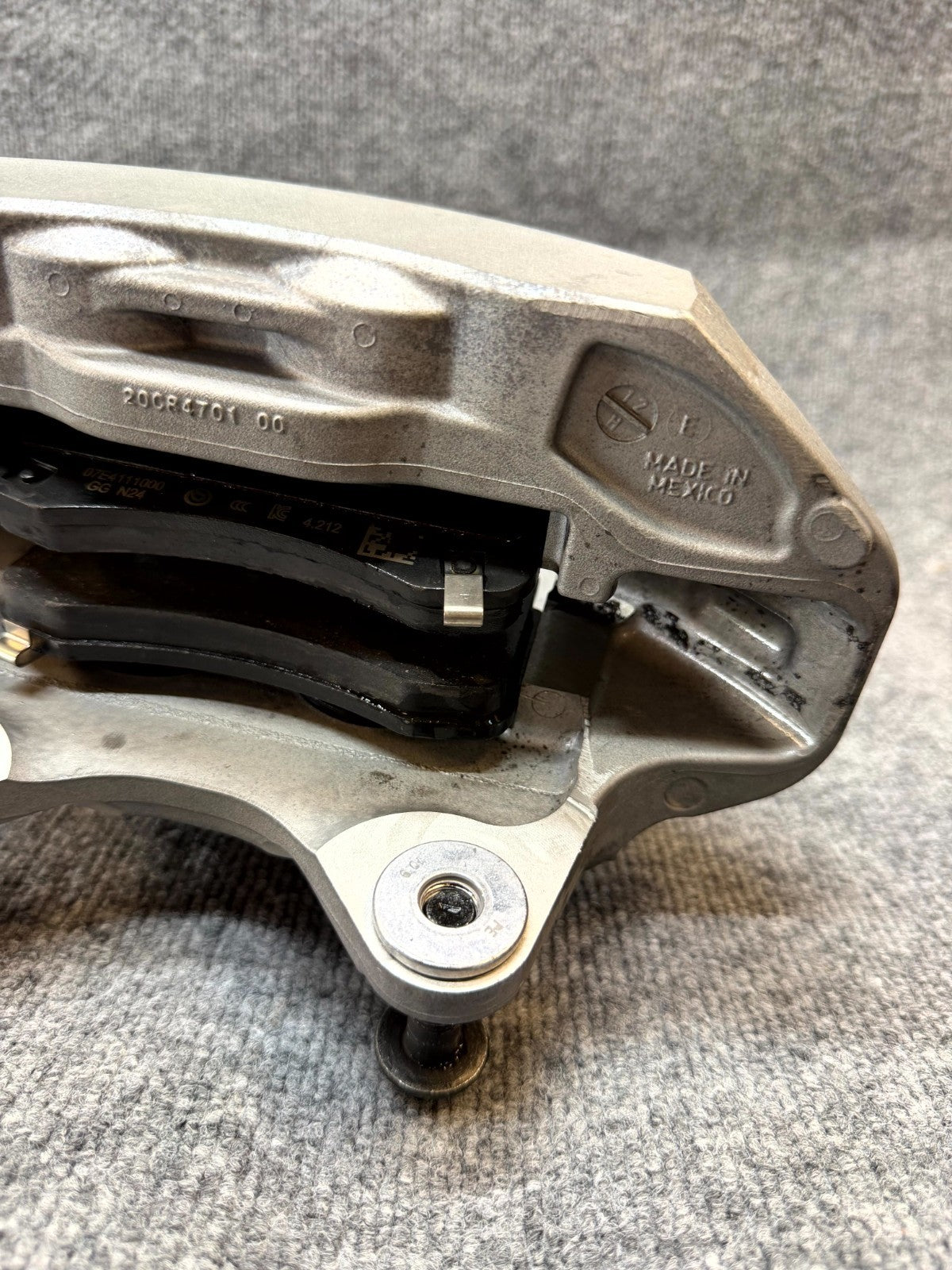20-24 TESLA MODEL Y FRONT LEFT BRAKE CALIPER W/BREAK HOSE LINE OEM, 2288621-00-A