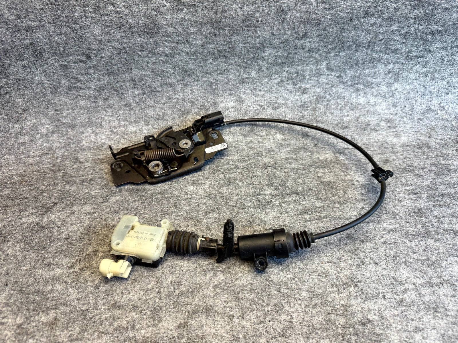 ♦️12–16 TESLA MODEL S FRONT HOOD LOCK LATCH RELEASE CABLE ASSY OEM, 1033011-00-B