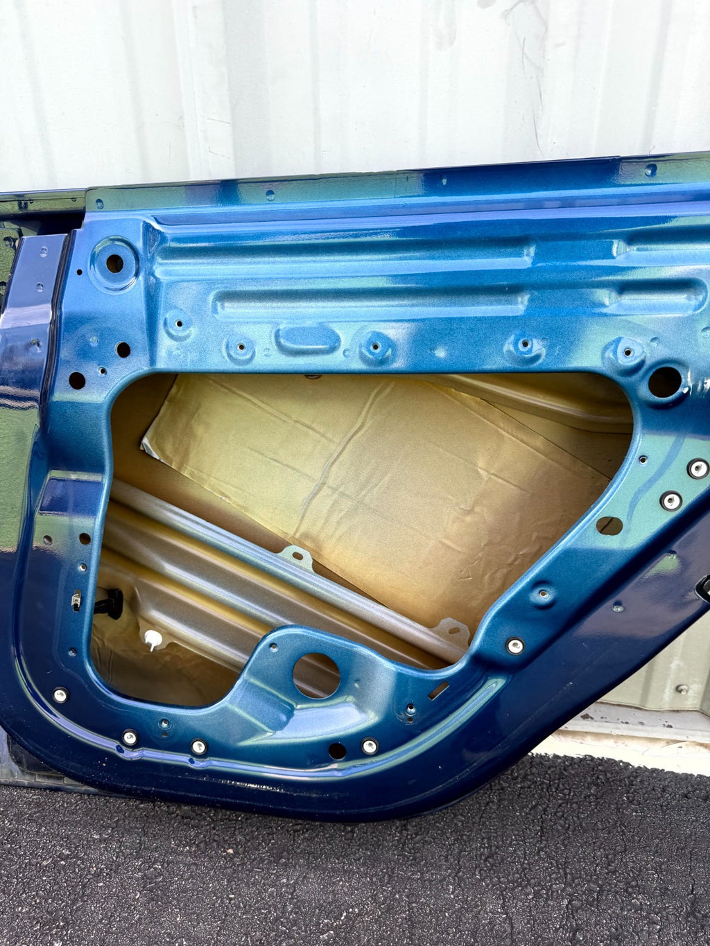 ♦️2017–2023 TESLA MODEL 3 REAR RIGHT PASSENGER SIDE DOOR SHELL OEM, 1081440-E0-C