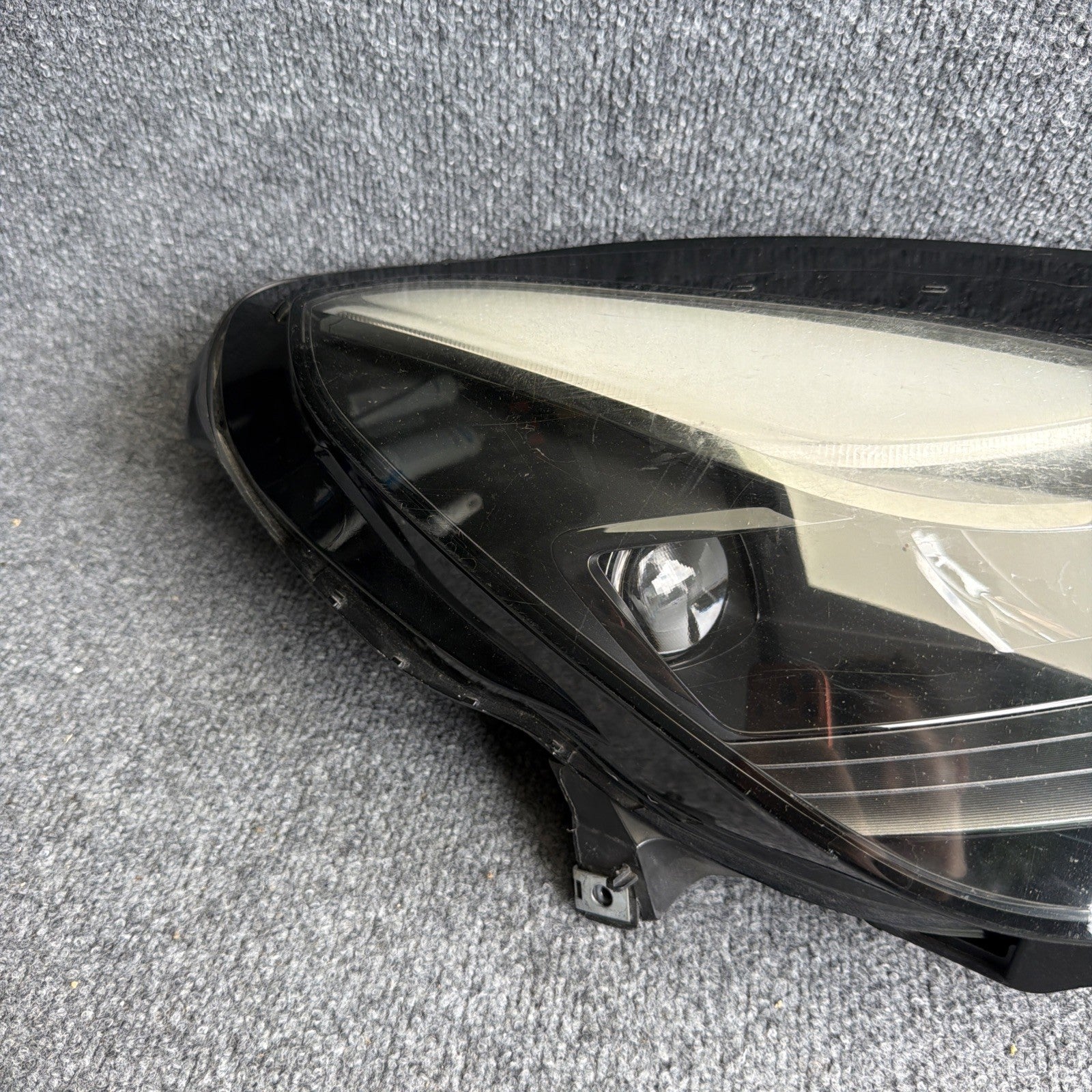 2021-2023 TESLA Model 3/Y Right MATRIX Headlight OEM 1514953-00-D  