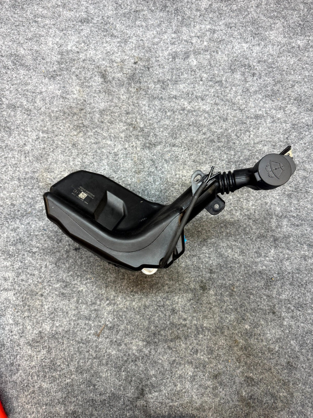 17 - 23 TESLA MODEL 3 FRONT WINDSHIELD WASHER FLUID RESERVOIR OEM, 1096062-00-H