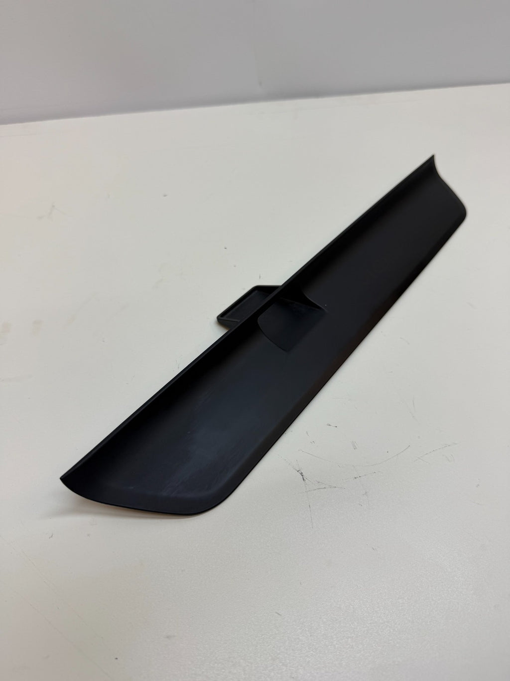 2024-2025 Tesla Model 3 Front Passenger Side Door Sill Plate Right 1917242-00